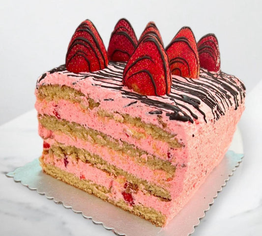 Keto Strawberry Delight Cake – Almond Flour & Monk Fruit Sweetened